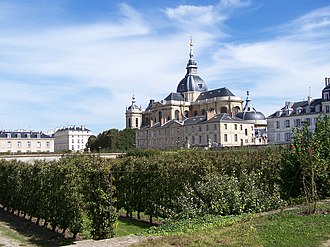 According to one legend, the Versoaln vine was once planted at Versailles and brought to Italy by the owner of Katzenzungen Castle Versailles Potager du Roi1.jpg