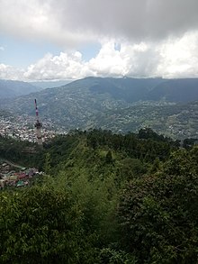 Vy över Gangtok från Hanuman Tok