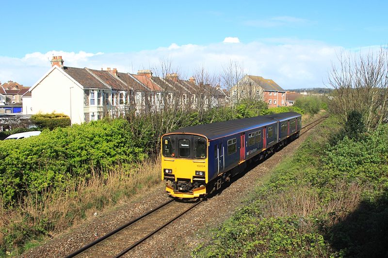 File:Weston-super-Mare - fGWR 150104 passing Exeter Road.JPG