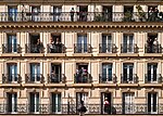 Ett typiskt Haussmann-hus, som sedan blev typiskt för Paris.