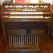 Wurlitzer electronic organ (blur).jpg