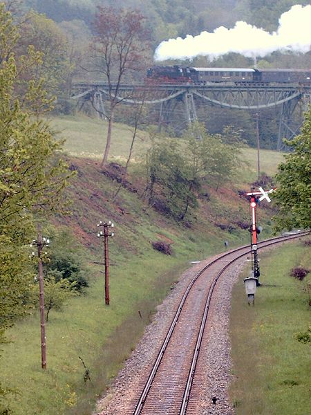 File:Wutachtalbahn bei Epfenhofen.JPG