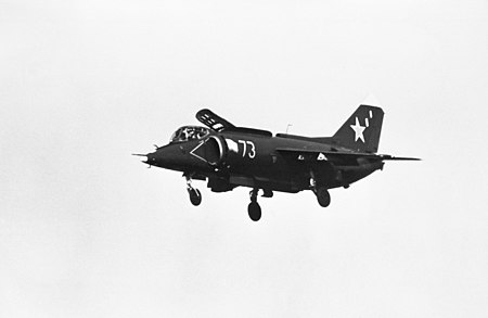 Tập_tin:Yak-38_Forger_Gear_Down.jpg