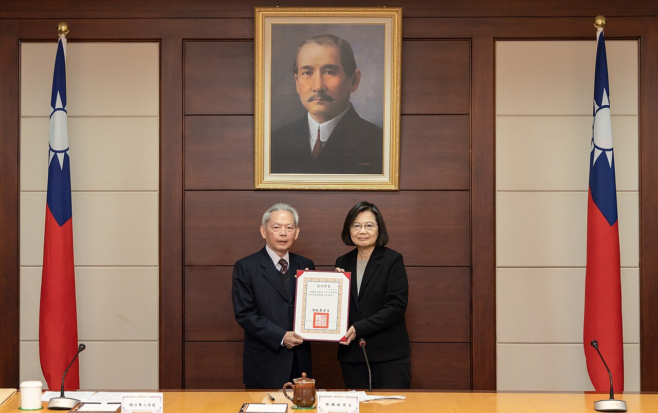 File:范光群與蔡英文Fan Kuang-chun and Tsai Ing-wen 20230308.jpg