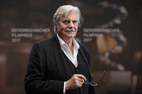 Peter Simonischek