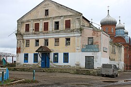 Magasin, autrefois c'était l'église de l'Intercession-de-la-Vierge-Marie.