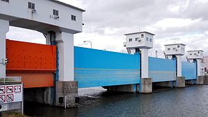 Shinano River gate