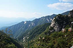 Linbana upp till berget Tiantangzhai.