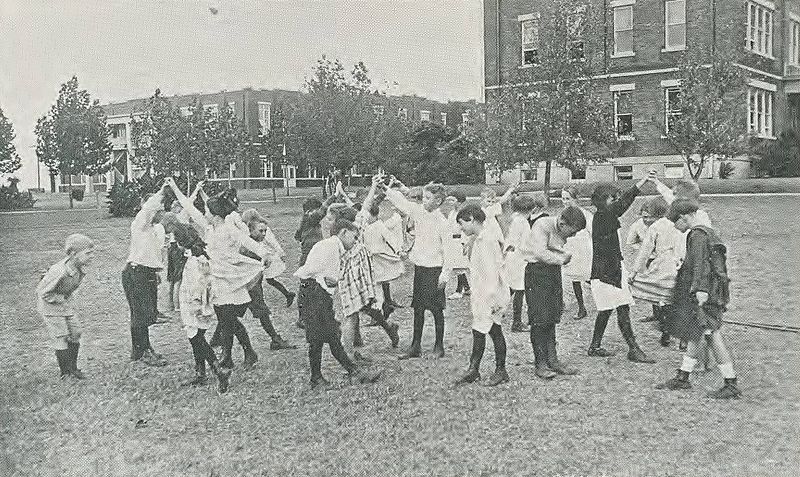 File:1921 Locust yearbook p. 099 (Third and Second Grades).jpg