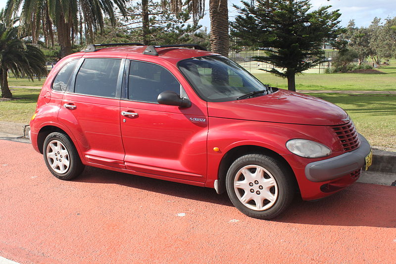 File:2001 Chrysler PT Cruiser (PT) Classic Edition hatchback (17928246401).jpg