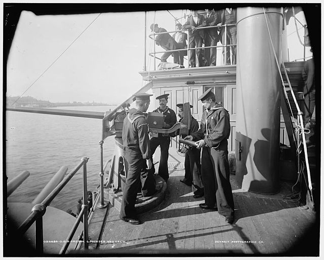 A Hotchkiss 6-pounder rapid-fire gun on USS Oregon (BB-3), generally similar to the Driggs-Schroeder 6-pounder. Their 1-pounder and 3-pounder rapid-fi