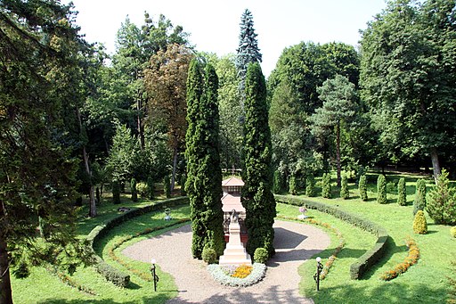 Residenz der orthodoxen Metropoliten in Czernowitz (Park). UNESCO-Welterbe in der Ukraine width=
