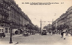 PARIS - Le Boulevard Voltaire pris de la Place de la Nation