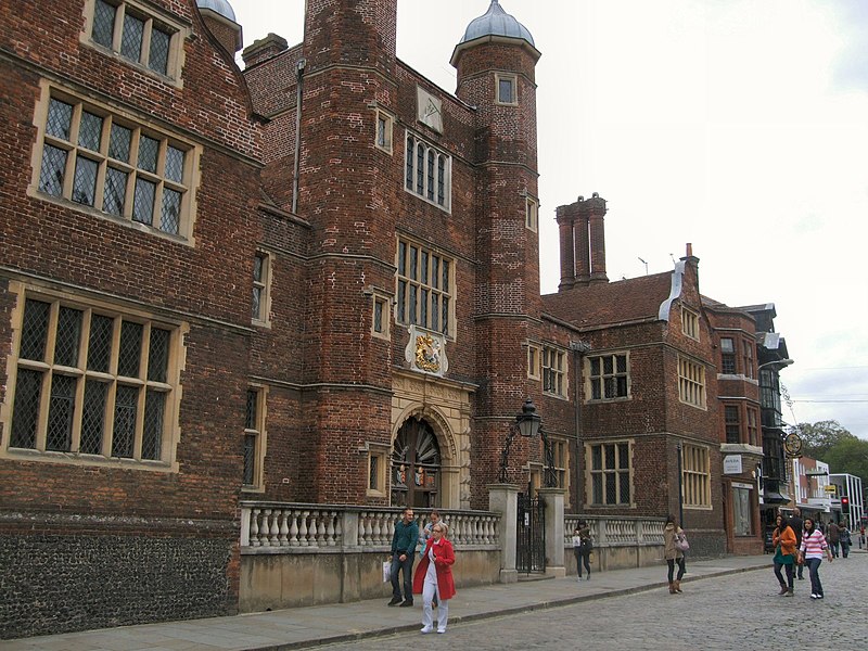 File:Abbott's Hospital, High Street, Guildford - geograph.org.uk - 2640028.jpg