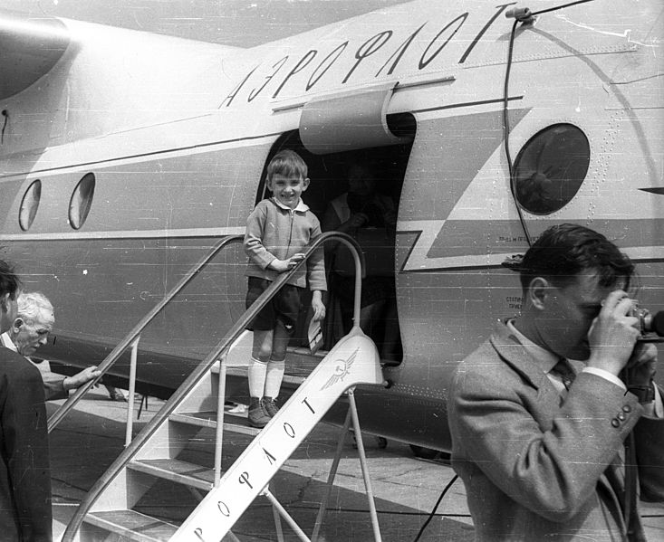 File:Airplane, Antonov-brand, Soviet brand, Cyrillic alphabet Fortepan 101698.jpg