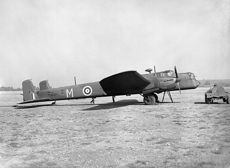 File:Armstrong Whitworth Whitley Mk V of No. 19 Operational Training Unit based at Kinloss, Morayshire, parked at Abingdon, Berkshire, while visiting No. 10 OTU, September 1940. CH1217.jpg