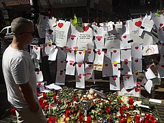 Ofrenda en honor a las víctimas 1