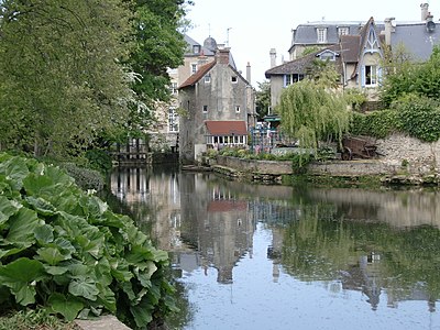 "Aure-Bayeux.jpg" by User:Skipper69