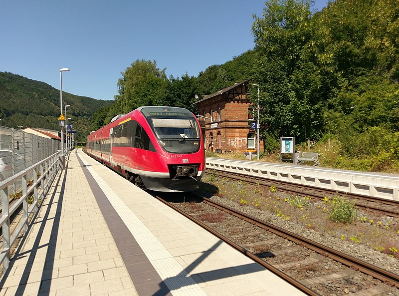 File:Bahnhof Friedrichssegen Lahn 2018 (03).jpg