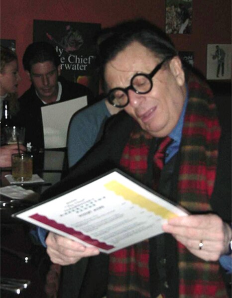 Humphries in Toronto, Canada, during Dame Edna: The Royal Tour North American tour, December 2000