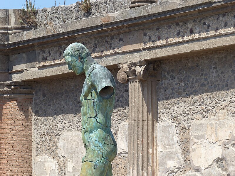 File:Basilica de Pompeya, Italia, 2016 04.jpg