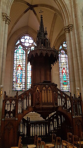 File:Basilique Sainte-Clotilde (Paris) Kanzel.jpg