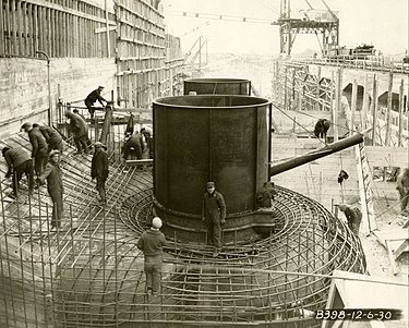 Construction of the first phase in 1930. Beauharnois Construction Co - Turbines.jpg