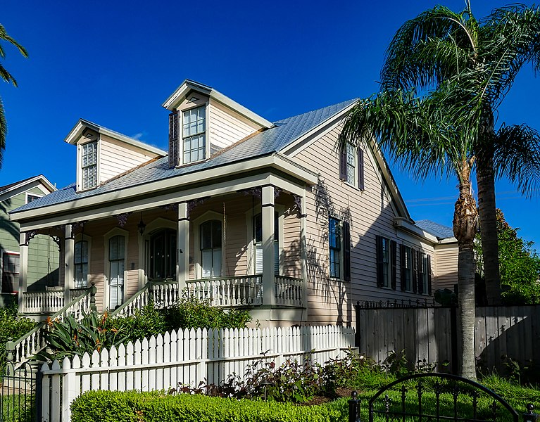 File:Best Lucas House - Galveston.jpg