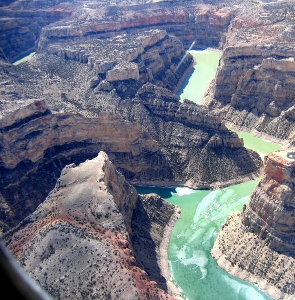 File:Big horn river canyon.jpg