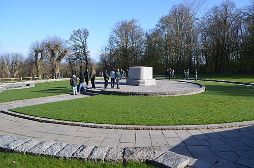 Mémorial du bois de Bourlon 3.jpg