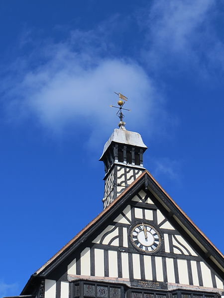 File:Bridgnorth Town Hall 48.JPG