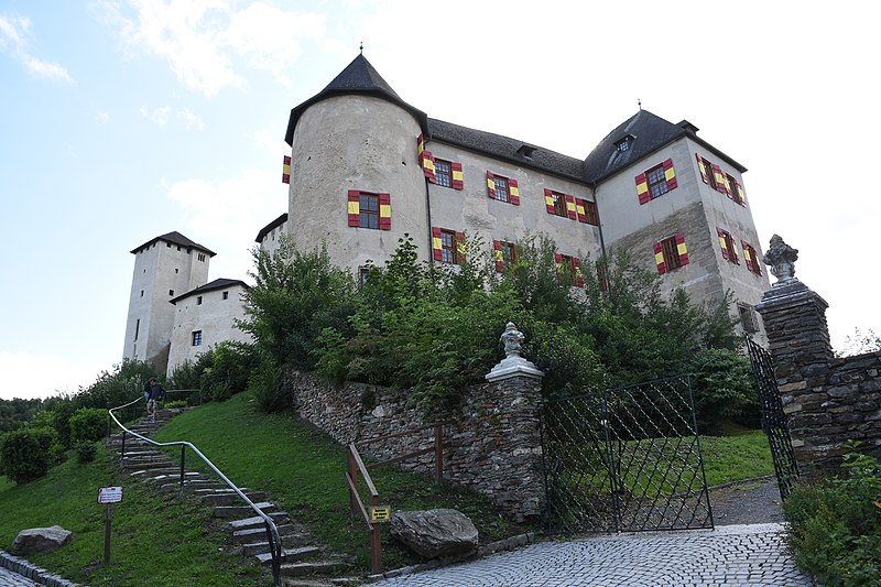 File:Burg Lockenhaus 07.jpg