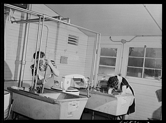 File:Burlington, Iowa. Acres unit, FSA (Farm Security Administration) trailer camp. In the utility building for workers at Burlington ordnance plant LCCN2017814041.tif