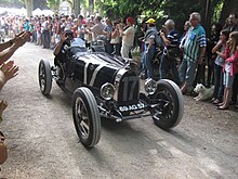 La Bugatti Type 35B de Caroline Bugatti (petite fille d'Ettore Bugatti) au salon rétro mobile de Lons-le-Saunier 2011.