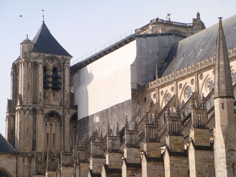 File:Cathédrale Bourges toit 2011.JPG