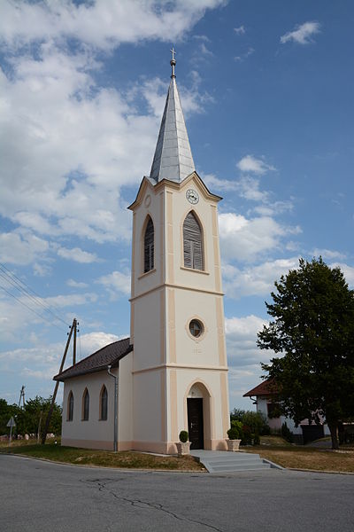 File:Chapel Andrejci Prekmurje.JPG