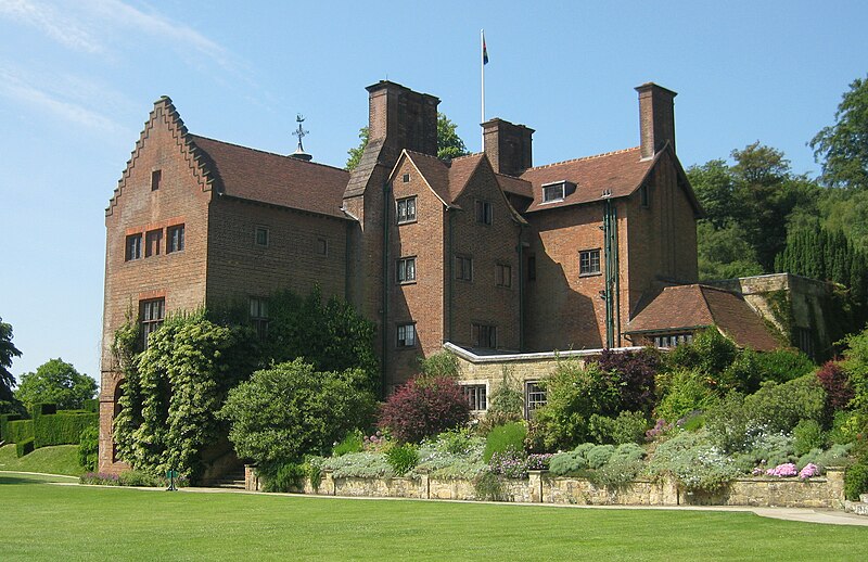 File:Chartwell House, rear.JPG