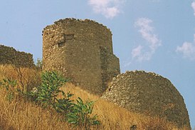 Chembalo erőd.  Karika torony és barbakán