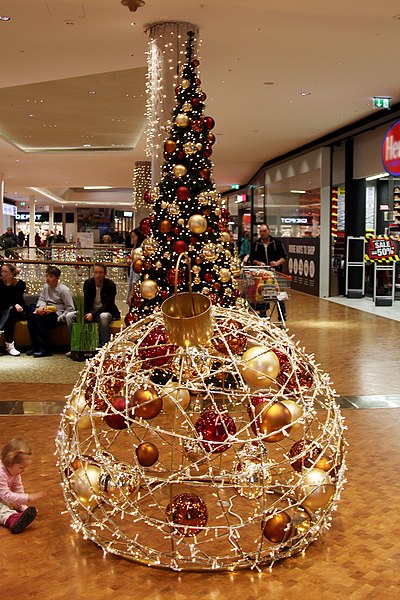 File:Christmas decoration in Fischapark Wiener Neustadt (05).jpg