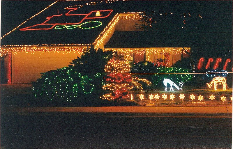 File:Christmas lights 2009 - panoramio.jpg