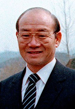 Чон Ду Хван в 1983 году
