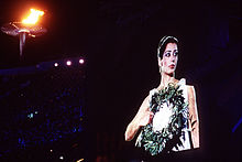 A priestess performing a rite Closing ceremony of the Sydney 2000 Olympics.JPEG