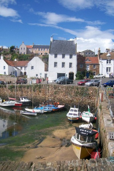 File:Crail Harbour - geograph.org.uk - 1379166.jpg