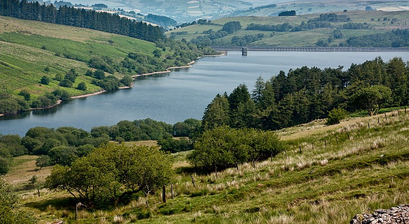 File:Cray Resevoir Wales IMG 5056 - panoramio.jpg