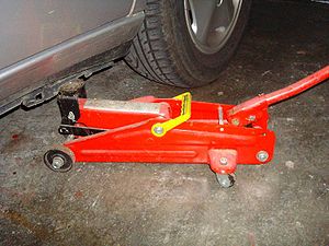 Tool Jack: Mechanical lifting device