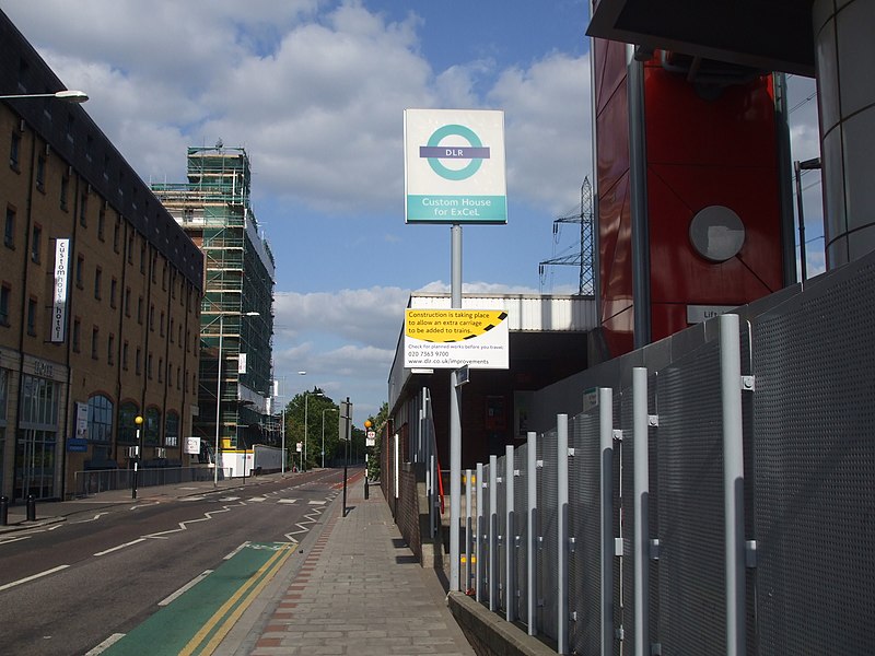 File:Custom House stn entrance.JPG