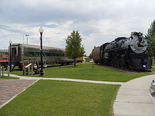 Part of the exhibition at the Douglas Railroad Interpretive Center
(left: the CB&Q dining car #196; right: the CB&Q steam locomotive #5633.) Douglas Railroad Interp Center.jpg