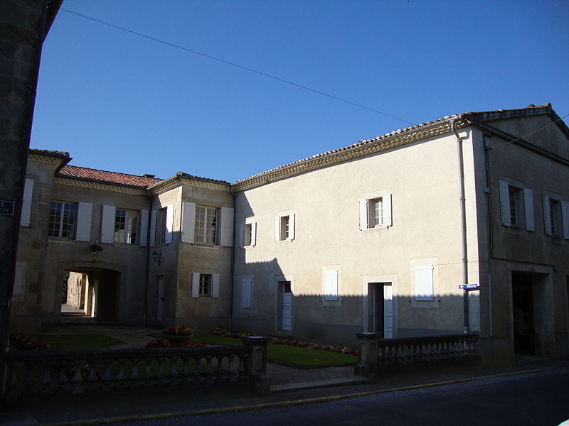 File:Dourgne (Tarn, Fr) mairie.JPG