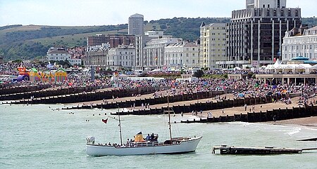 Fail:Eastbourne beach.jpg