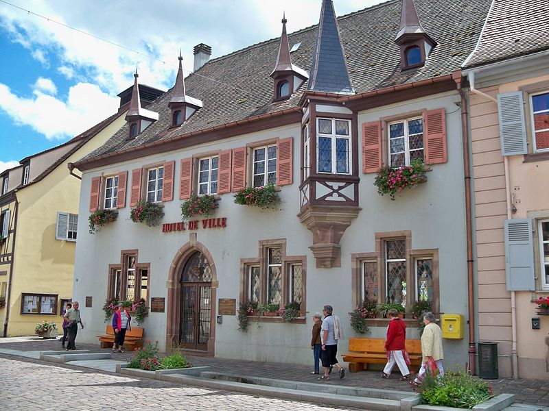 File:Eguisheim - Mairie.jpg